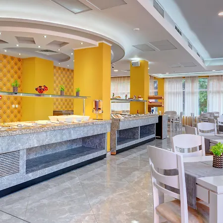 Хотел Maria Palace 4*